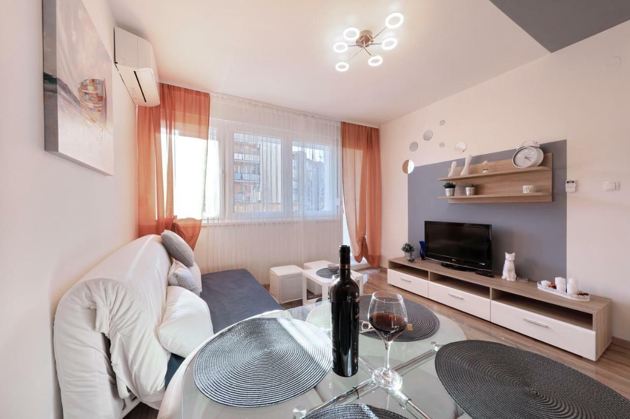 Apartments Angelica 扎达尔 外观 照片